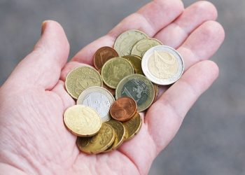 Cebinden çıkan bozuk parayı ev fiyatına sattı