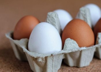 Çok az kişi biliyor: Beyaz ve kahverengi yumurtalar arasındaki fark açıklandı