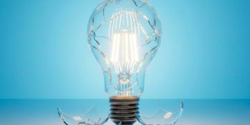 LED ampullere veda edin: Evinizi aydınlatırken enerji tasarrufu sağlamanın yeni bir yolu