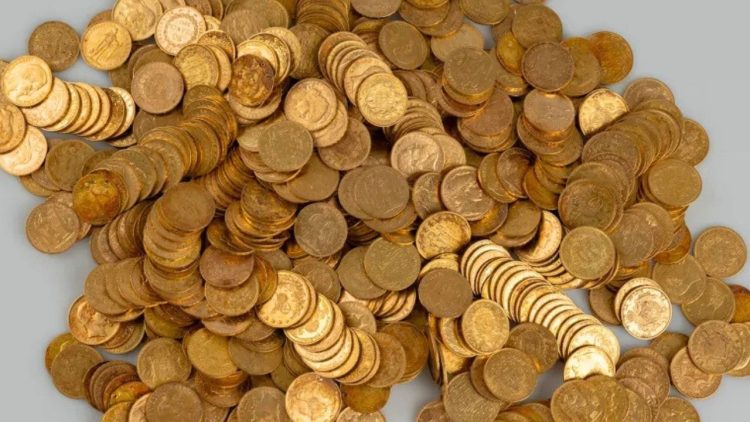 Temiz hava diye yürüyüşe çıktılar servet değerinde altın buldular